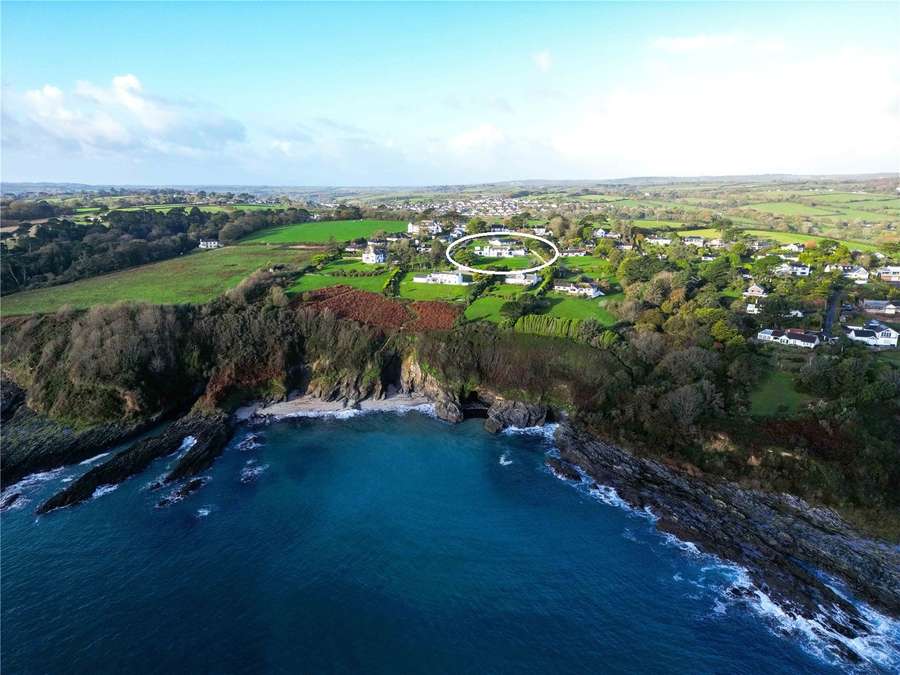 Trelawney Close, Maenporth, Falmouth, Cornwall, TR11 5HS Property for