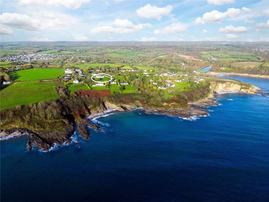 Trelawney Close, Maenporth, Falmouth, Cornwall, TR11 5HS Property for