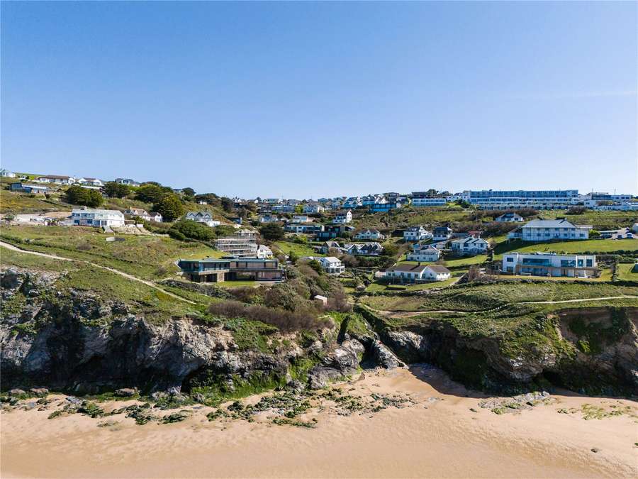Tredragon Road, Mawgan Porth, Newquay, Cornwall, TR8 4DQ Property for