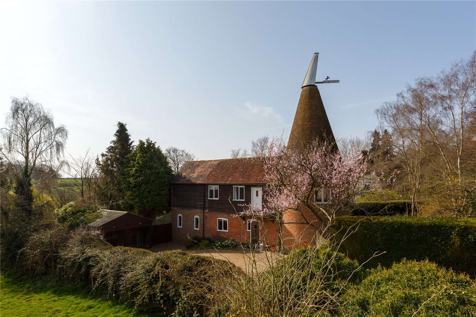 London Lane, Sissinghurst, Cranbrook, Kent, TN17 2AP Property to rent