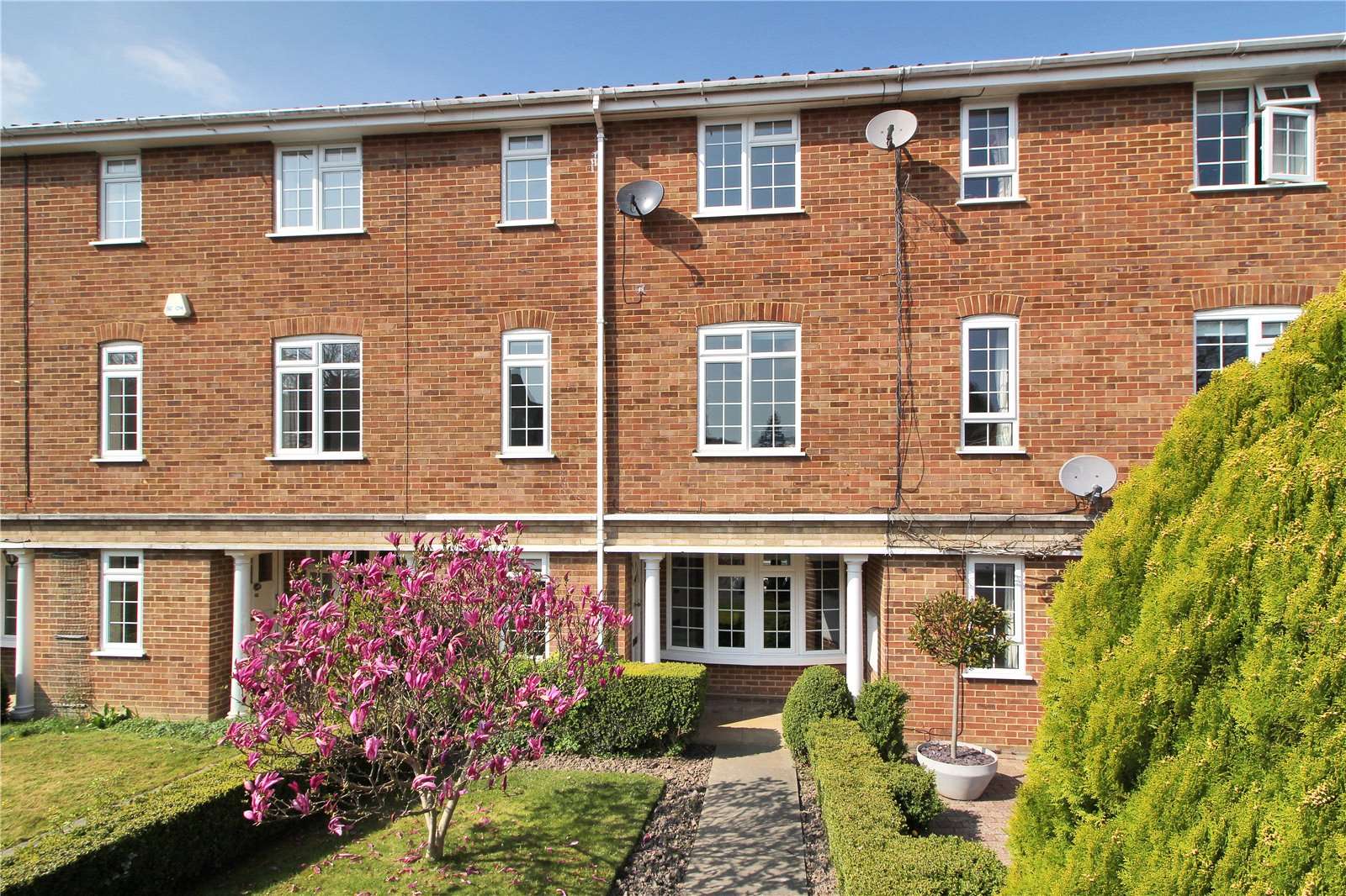 Savills Clarendon Way, Tunbridge Wells, Kent, TN2 5LD Properties