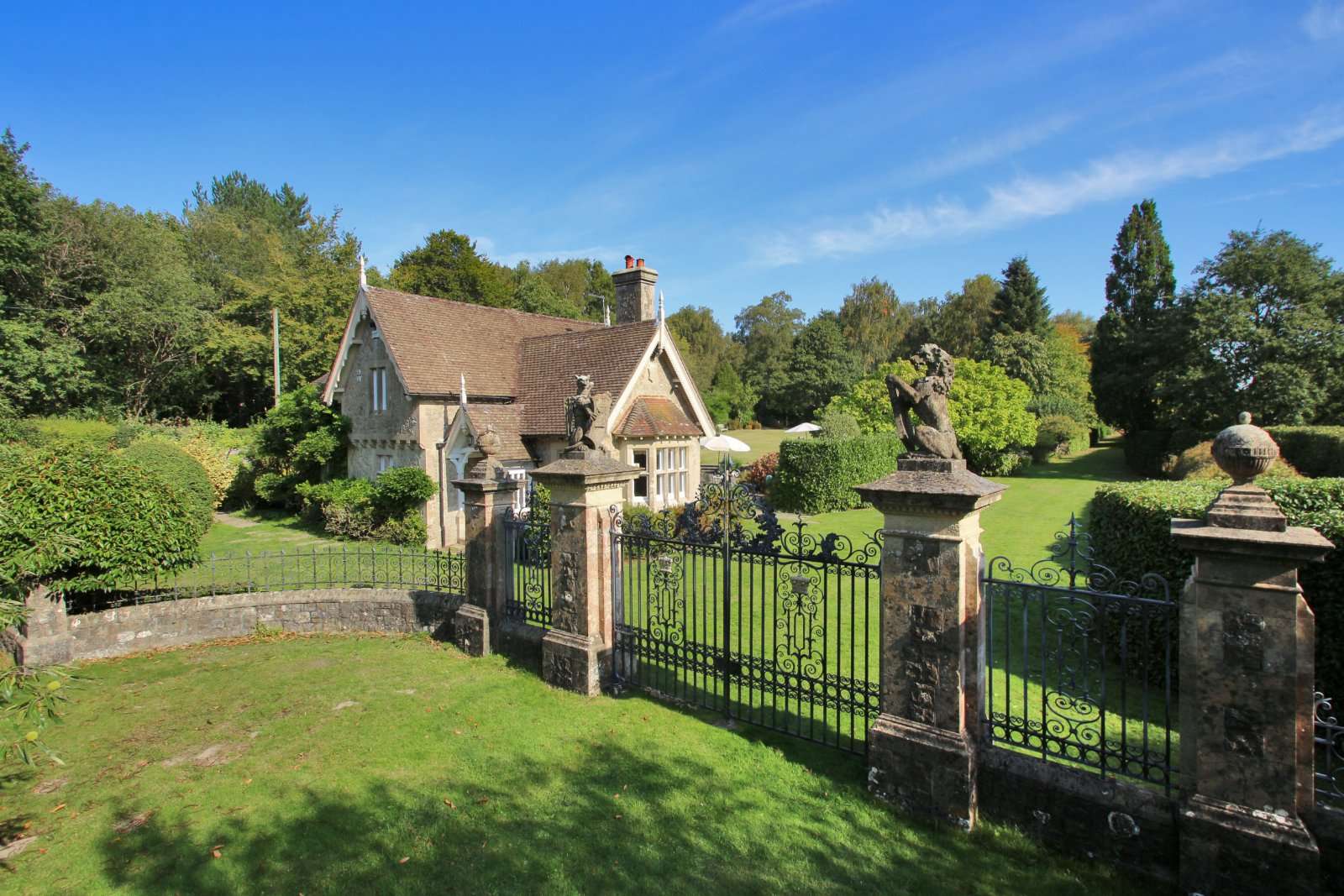 Savills Bells Yew Green, Tunbridge Wells, Kent, TN3 9AP Property