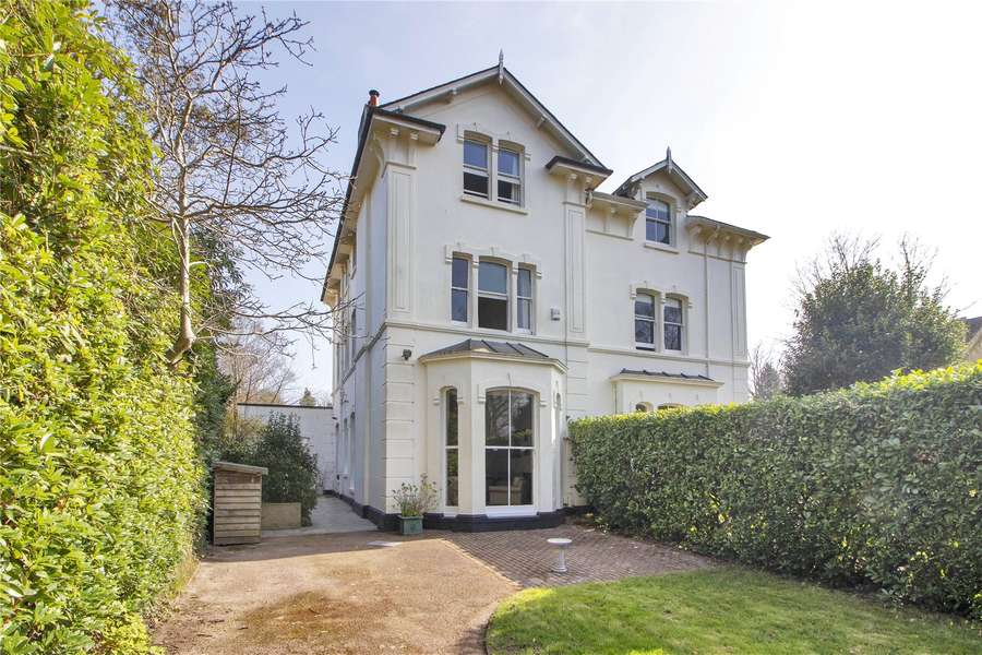 Broadwater Down, Tunbridge Wells, Kent, TN2 5NU Property for sale