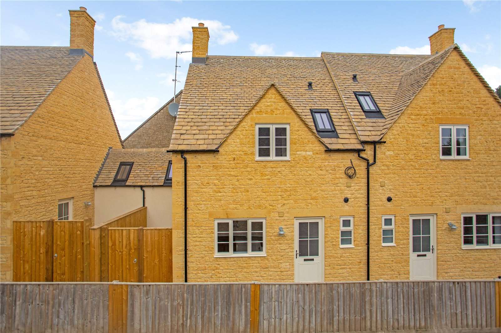 Arch Row, White Hart Lane, Stow On The Wold, Gloucestershire, GL54 1GB