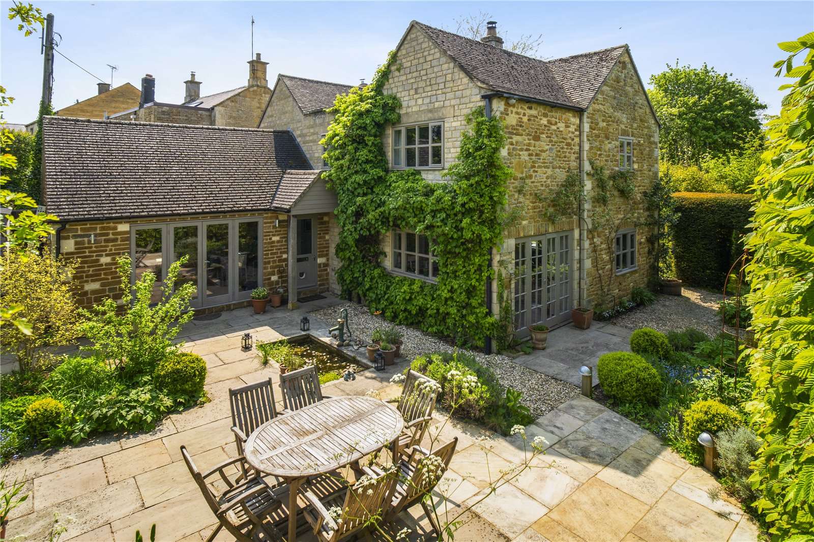 Evenlode, MoretoninMarsh, Gloucestershire, GL56 0NN Property for