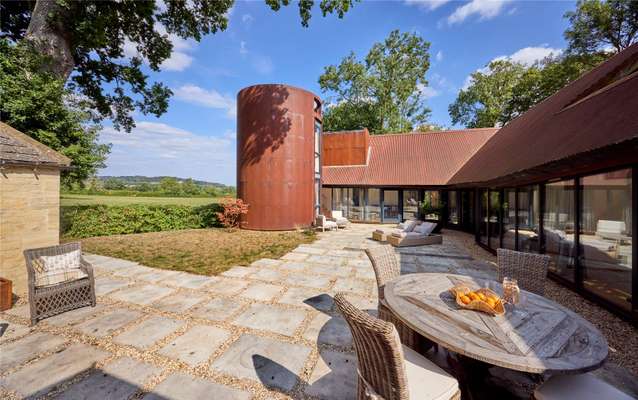 Chipping Campden Period Cottage with Secluded Gardens 15