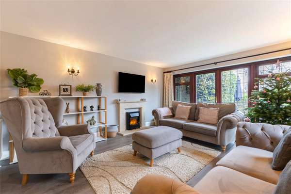 Chipping Campden Period Cottage with Secluded Gardens 4