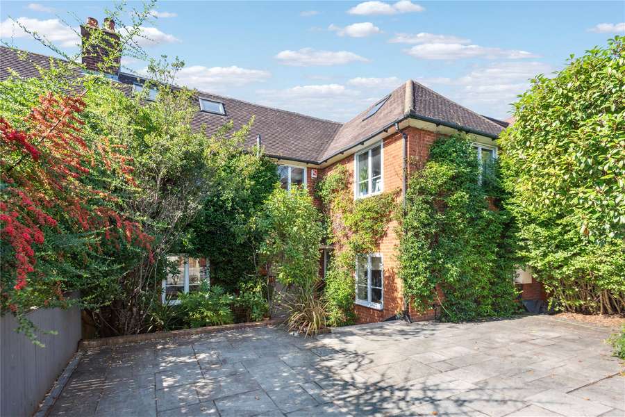 Ellerton Road, Wandsworth, London, SW18 3NN คุณสมบัติ รอขาย Savills