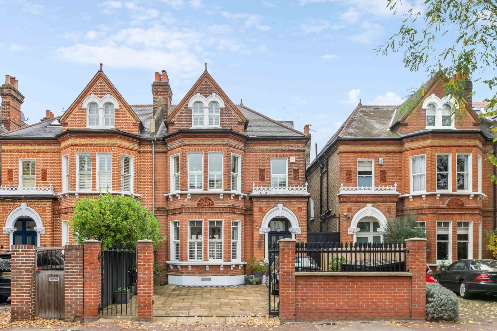 Trinity Road, London, SW18 3RQ | Property for sale | Savills