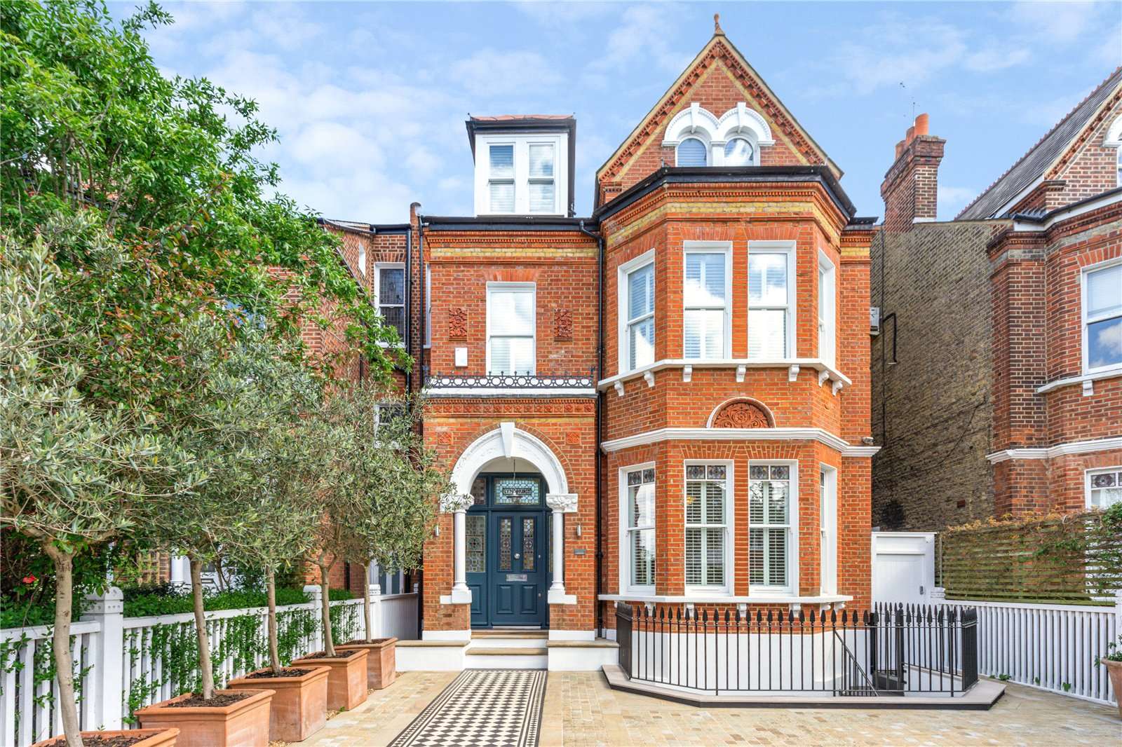 Lyford Road, London, SW18 3LU | Property for sale | Savills