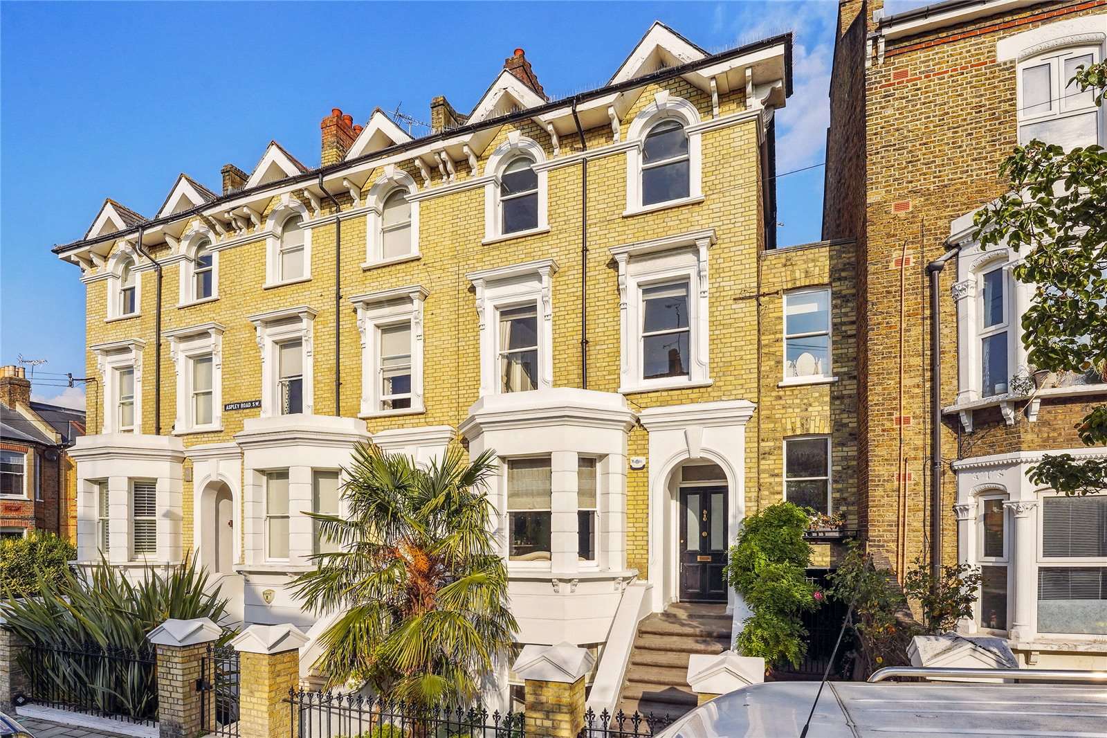Aspley Road, London, SW18 2DB Bất động sản để bán Savills