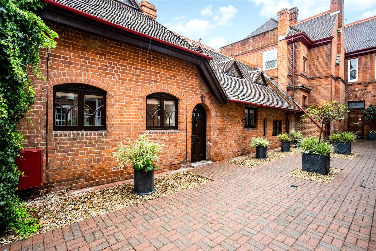 Savills Deanwood House, Stockcross, Newbury, Berkshire, RG20 8JP