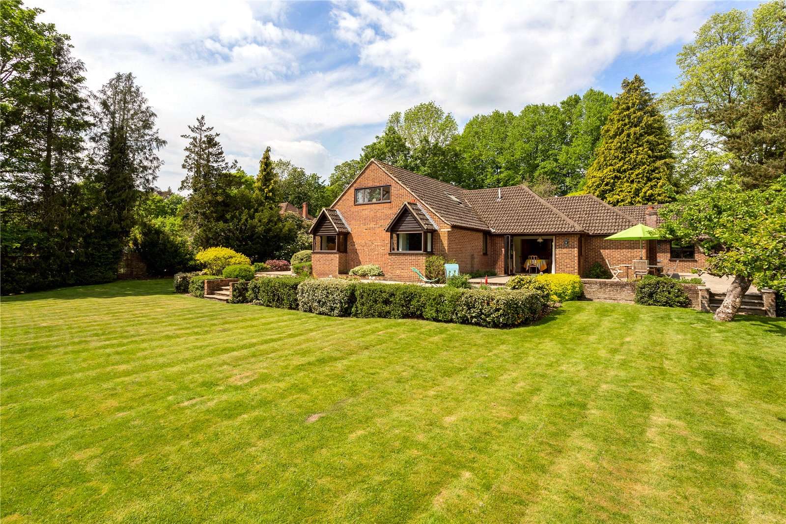 Andover Road, Highclere, Newbury, Berkshire, RG20 9QU Eigentum zum