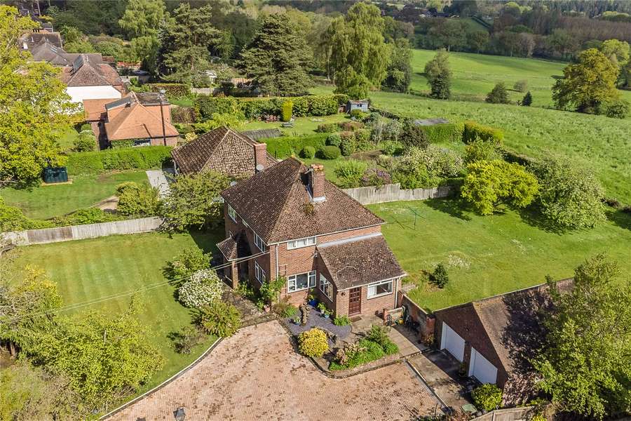 The Ridge, Cold Ash, Thatcham, Berkshire, RG18 9HX Property for sale