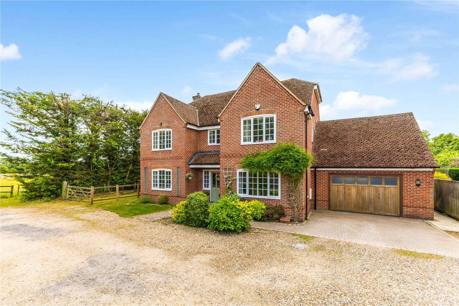 Warren Road, Newbury, Berkshire, RG14 6NH