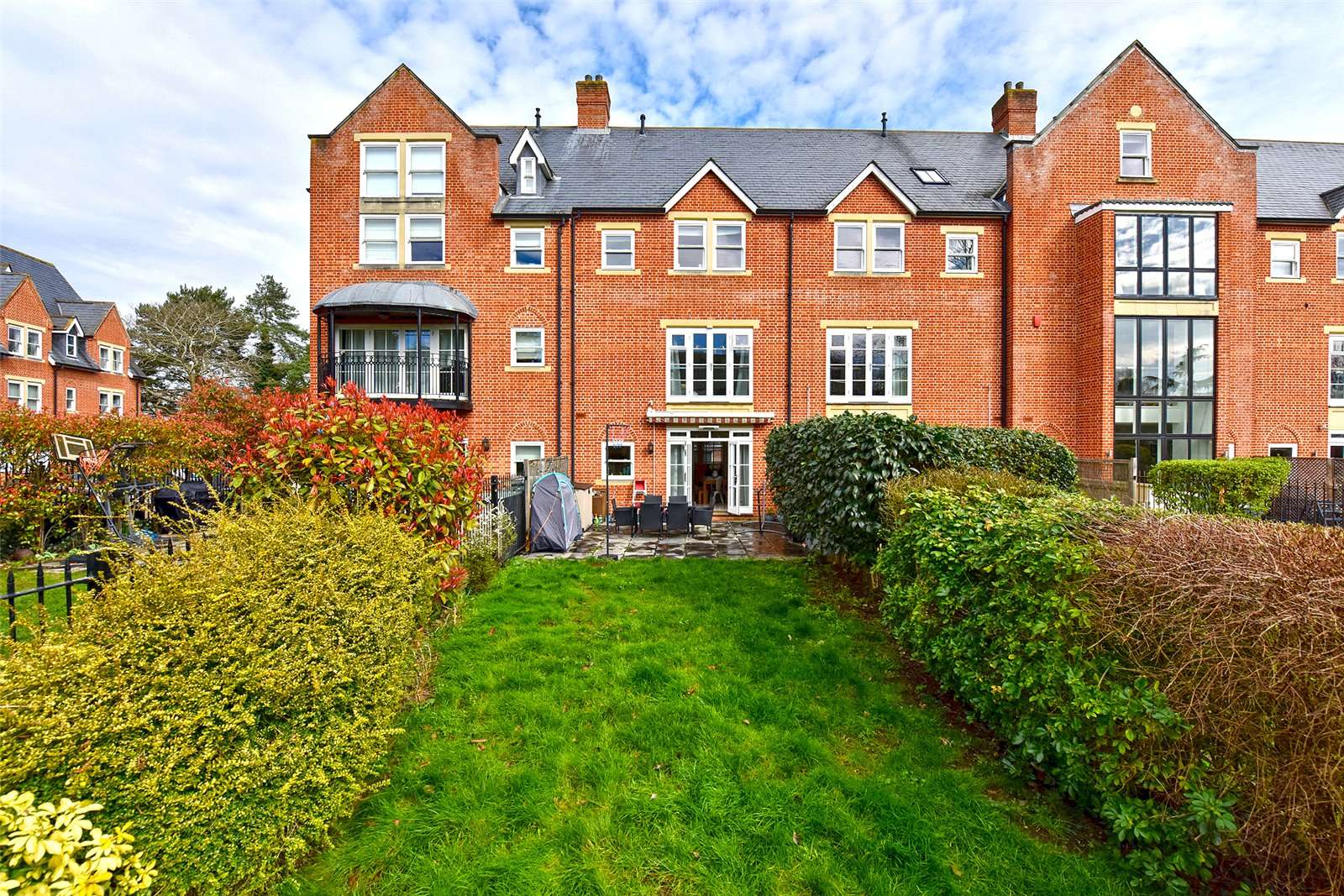 The Cloisters, Bridgeman Drive, Windsor, Berkshire, SL4 3ST Vastgoed