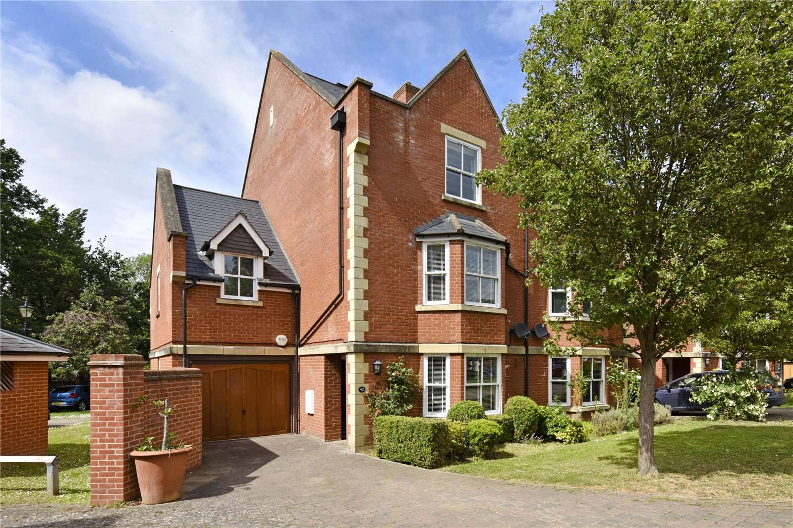 Longbourn, Windsor, Berkshire, SL4 3TN Property to rent Savills