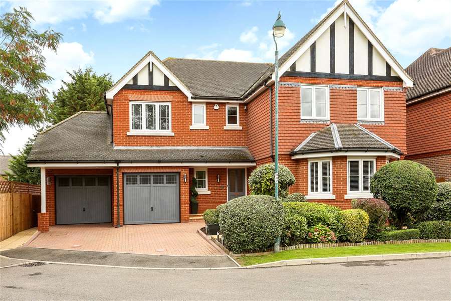 Savills Ellesmere Close Datchet Slough Sl3 9aa Properties