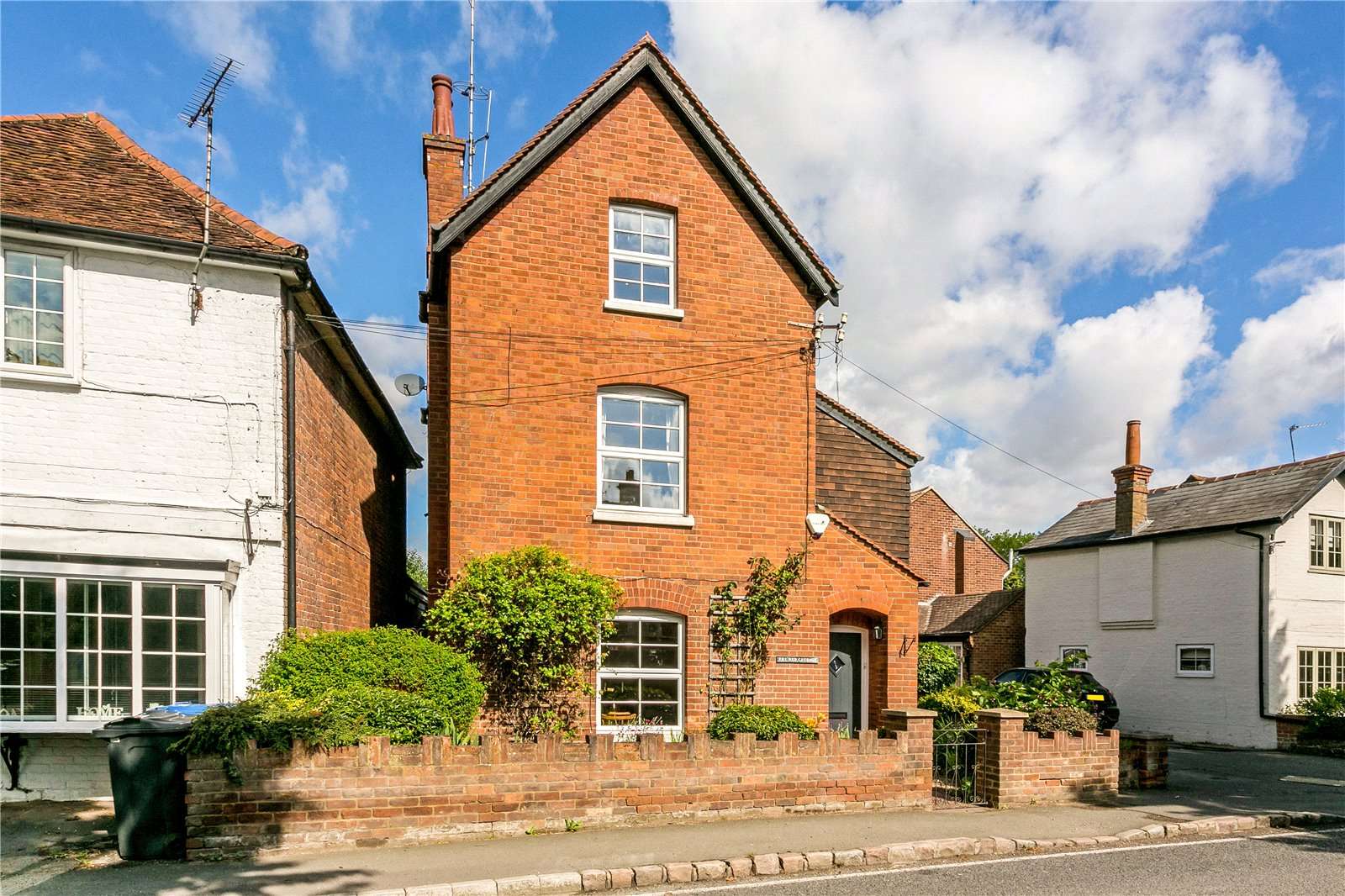 Savills Ascot Road, Holyport, Maidenhead, Berkshire, SL6 2HY