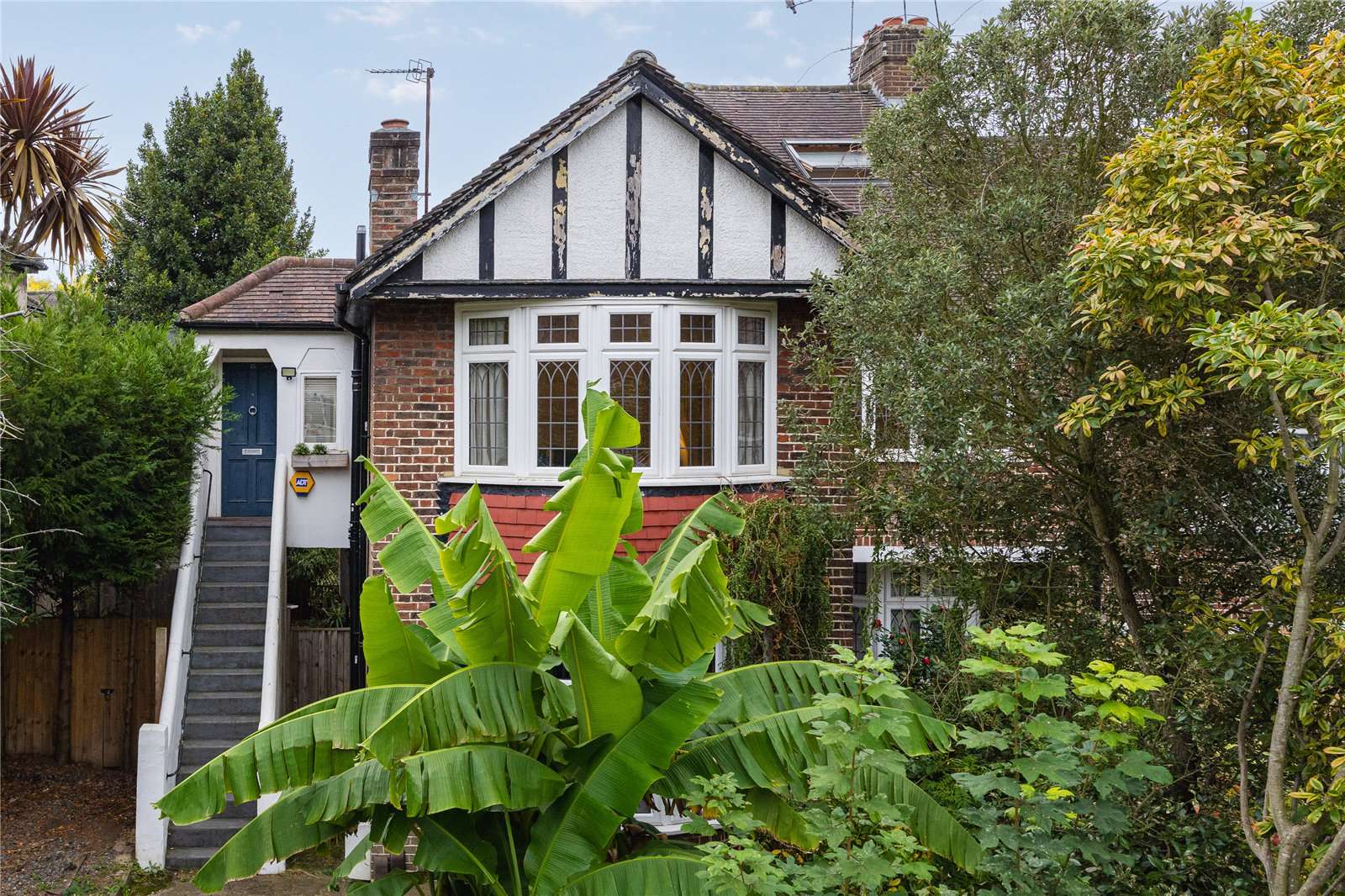 Glendale Drive, Wimbledon, London, SW19 7BG Property for sale