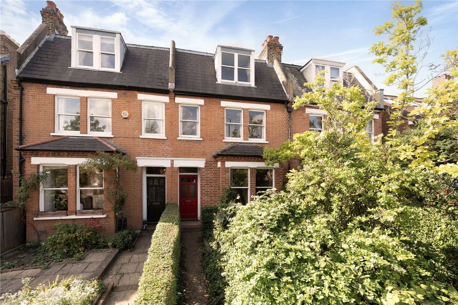 House for Sale in London, UK