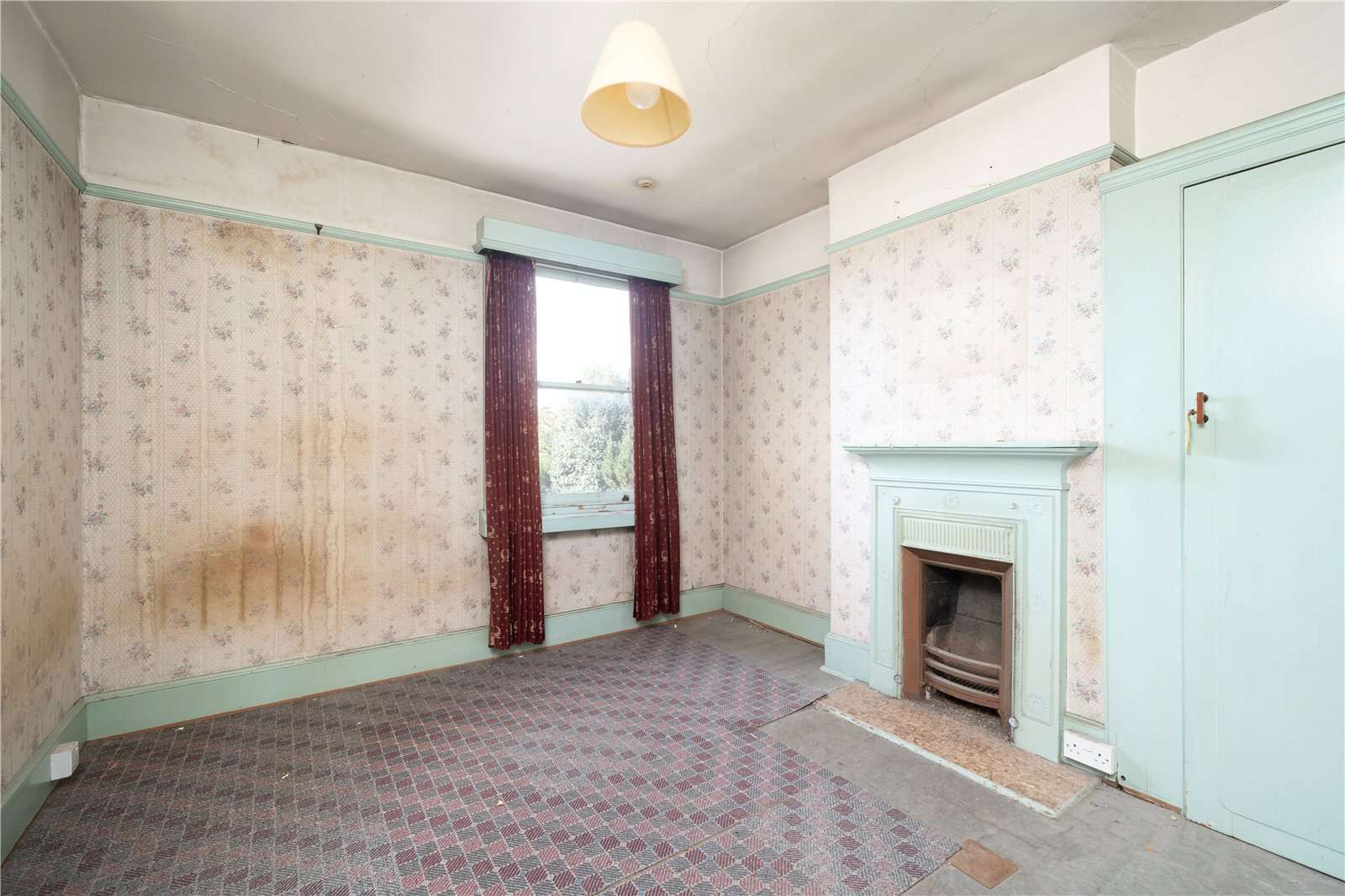 House for Sale in London, UK