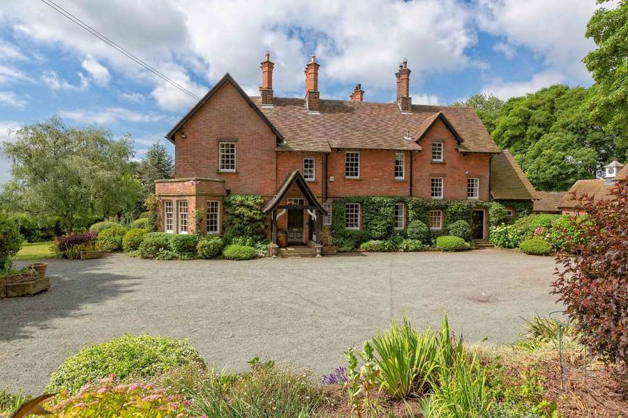 Yarlet Lane, Marston, Stafford, Staffordshire, ST18 9ST Property for