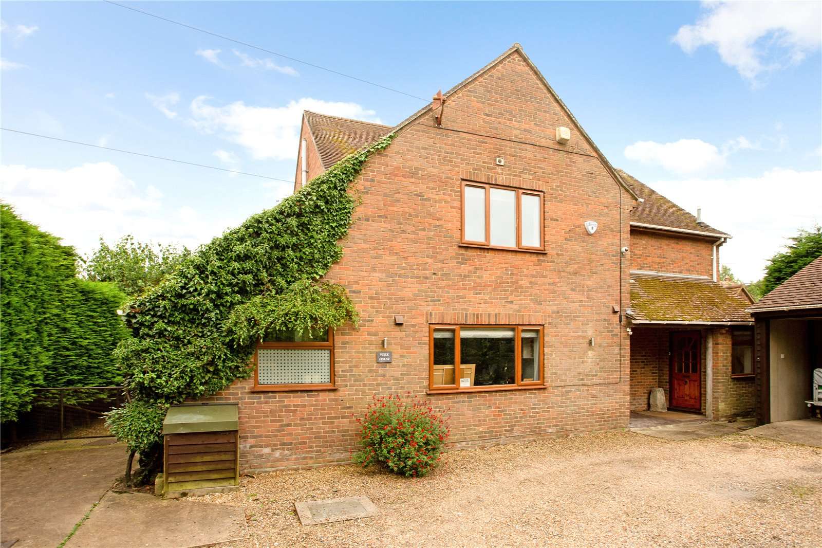 Easton, Winchester, Hampshire, SO21 1EG Vlastnictví na pronájem Savills