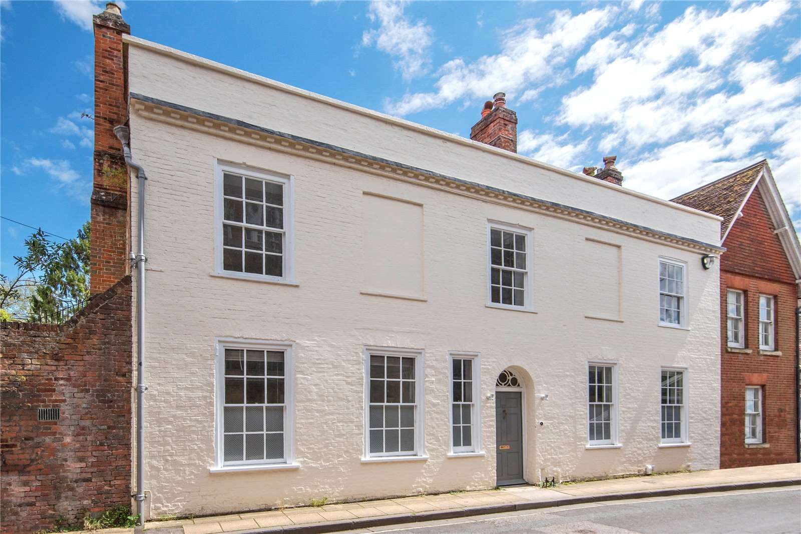 Savills Kingsgate Road, Winchester, Hampshire, SO23 9PG Bất động
