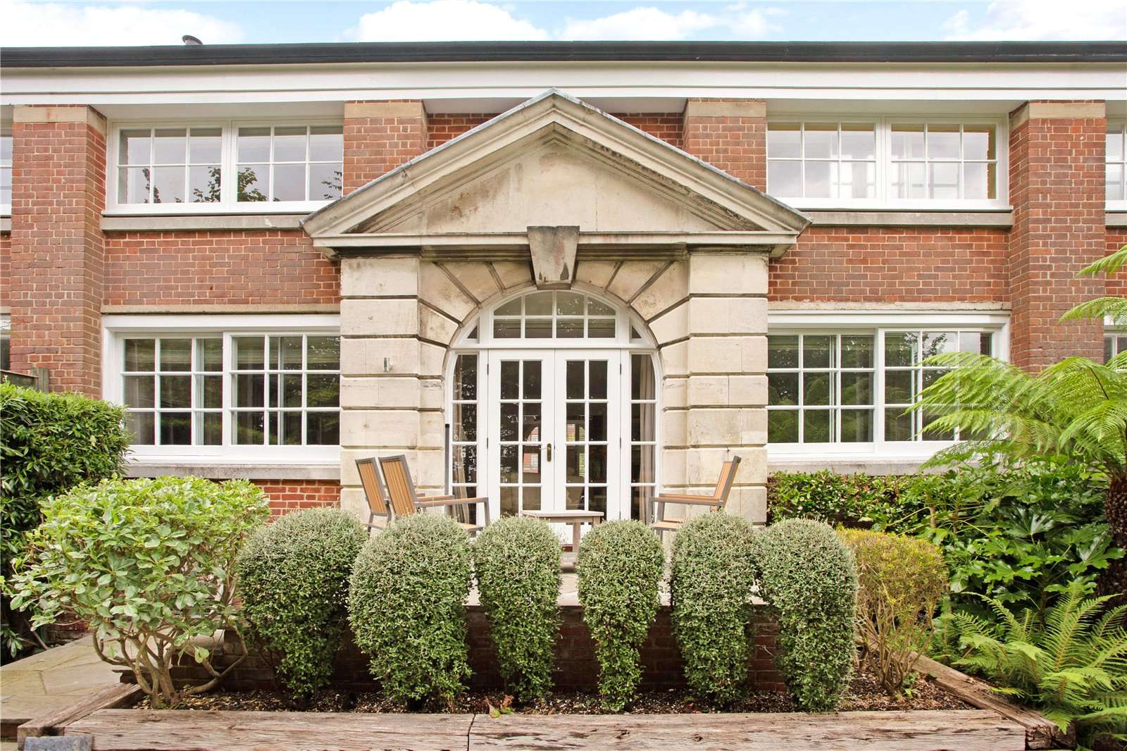 Peninsula Square, Winchester, Hampshire, SO23 8GJ Bất động sản để bán