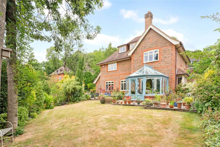 St. Giles Close, Winchester, Hampshire, SO23 0JJ Property for sale