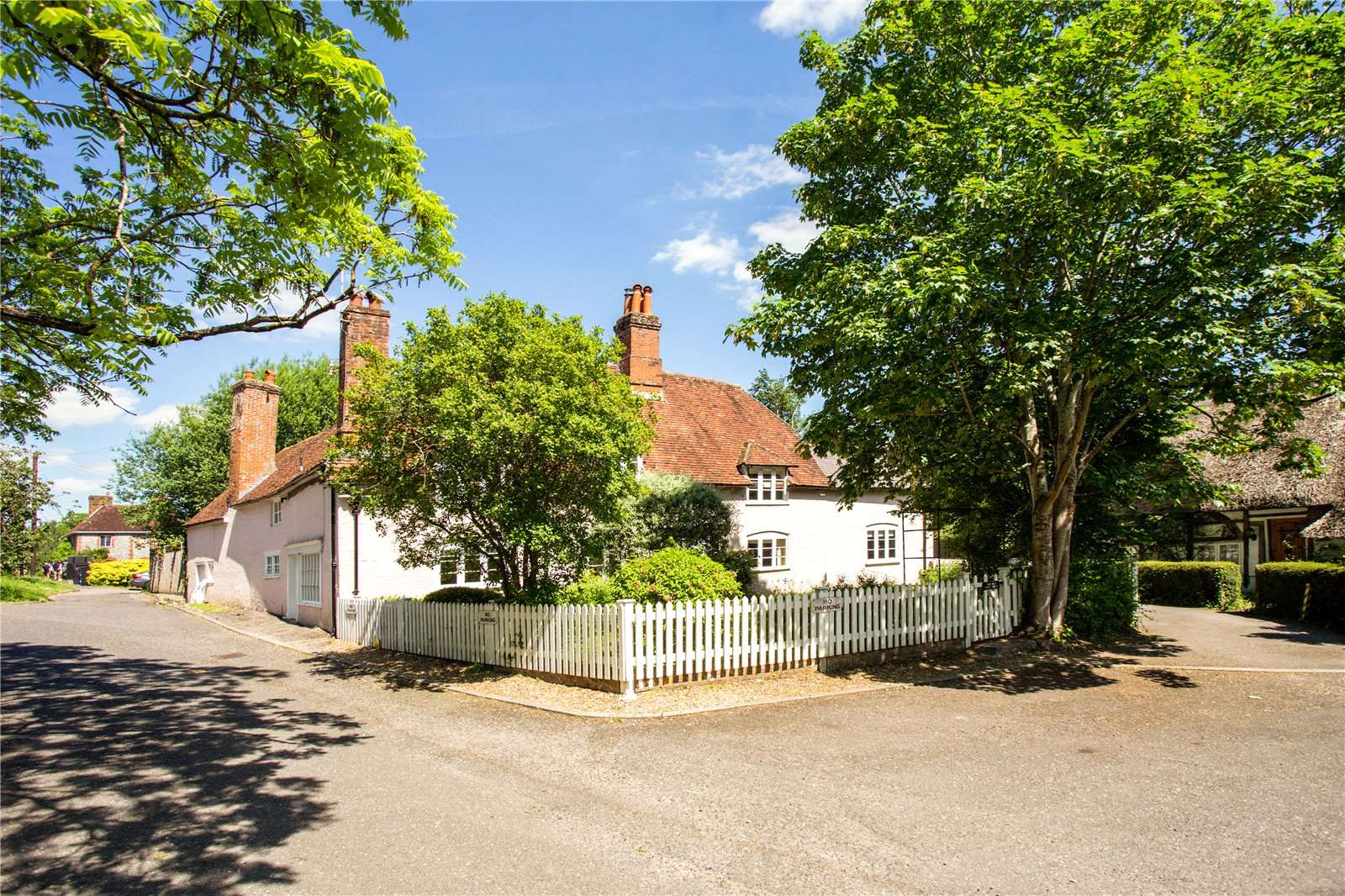 London Road, Kings Worthy, Winchester, Hampshire, SO23 7QN Eigentum
