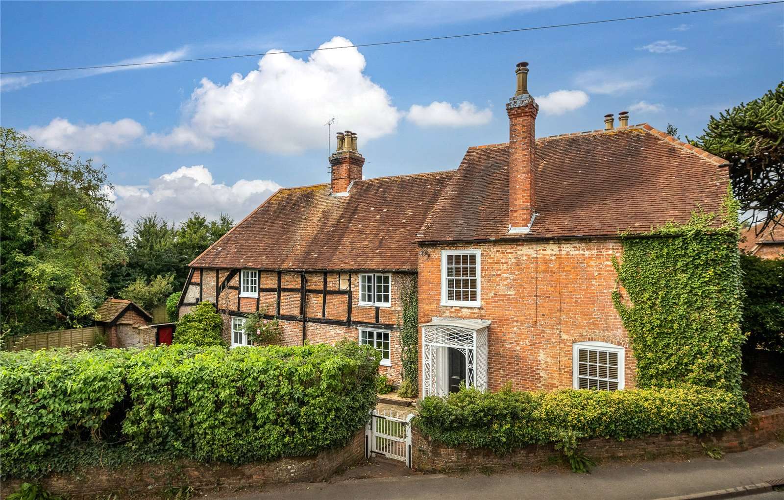 Paradise Lane, Waltham, Southampton, SO32 1NU Property for