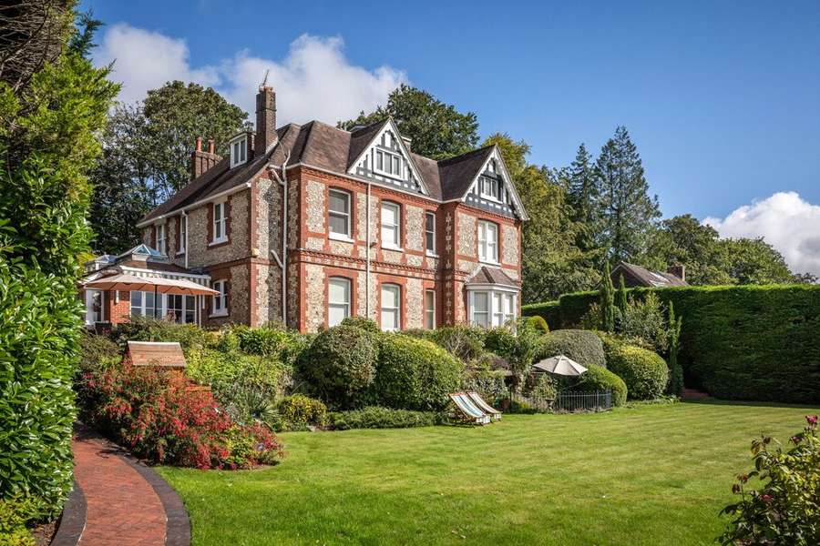 Sleepers Hill, Winchester, Hampshire, SO22 4NB Property for sale