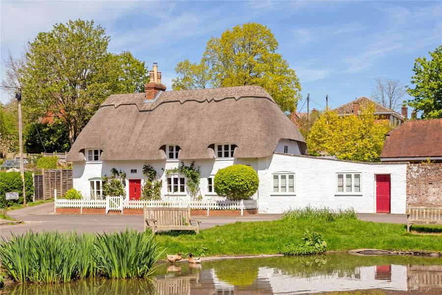 North Waltham, Basingstoke, Hampshire, RG25 2BQ Property for sale