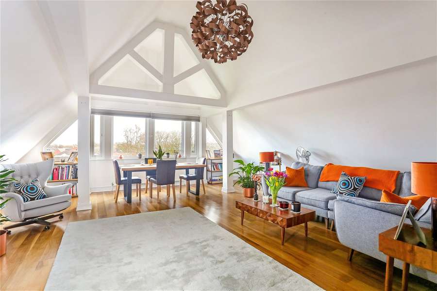 Hawthorn Green, Kennerleys Lane, Wilmslow, Cheshire, SK9 5EQ Property