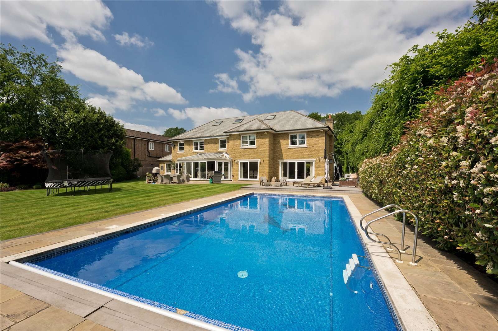 Property to rent in Weybridge, Surrey Savills