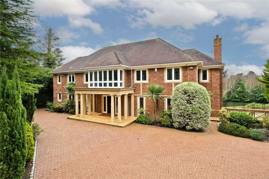 Ravenscroft Road, Weybridge, Surrey, KT13 0NX Property to rent Savills