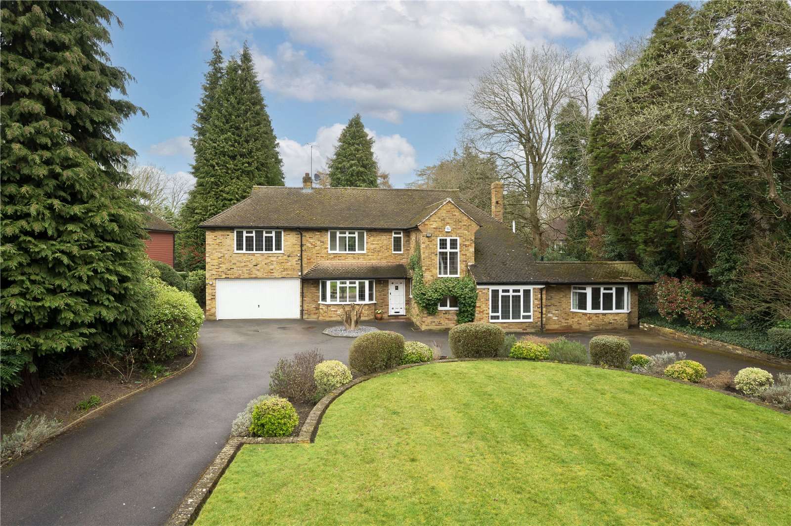 Firfields, Weybridge, Surrey, KT13 0UD Property to rent Savills