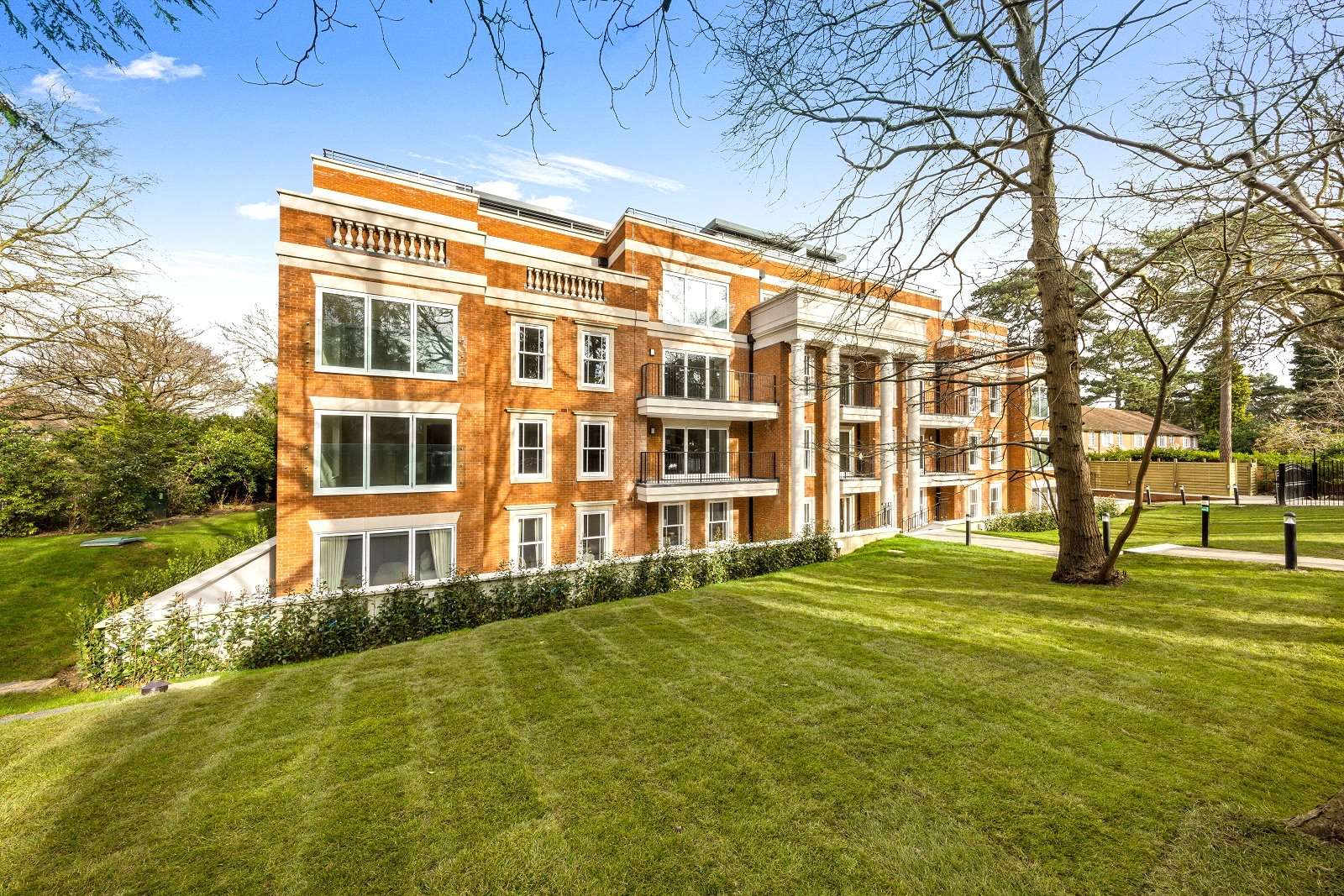 Lincoln Court, Old Avenue, Weybridge, Surrey, KT13 0PH New homes for sale Savills
