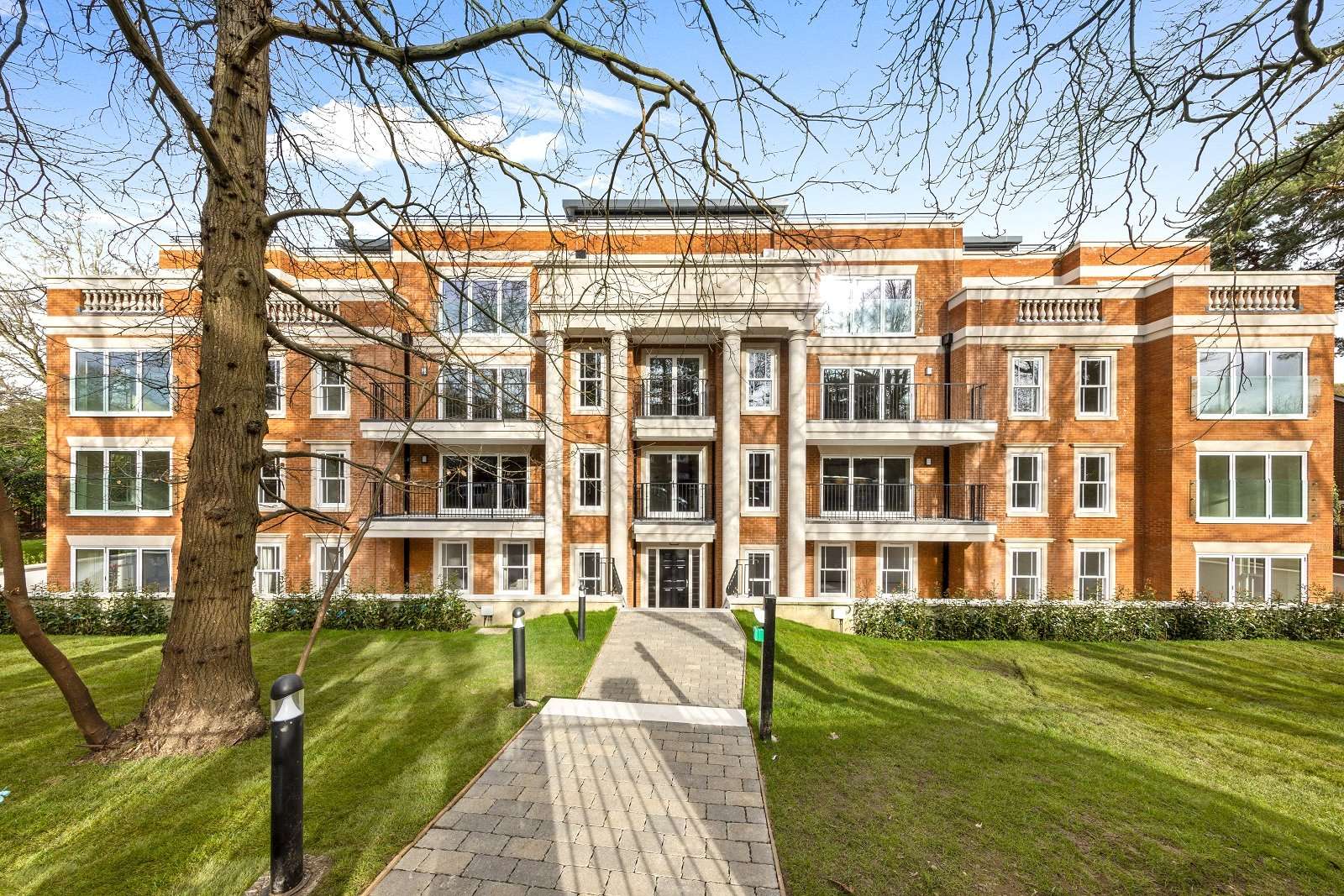 Lincoln Court, Old Avenue, Weybridge, Surrey, KT13 0PH New homes for
