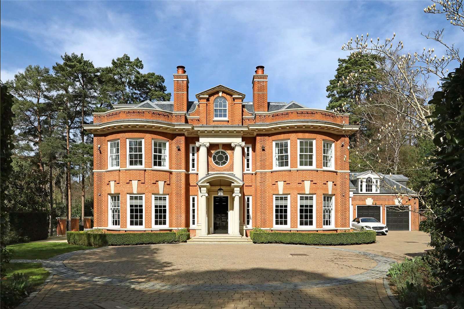 Savills Golf Club Road, St Hill, Weybridge, Surrey, KT13 0NN