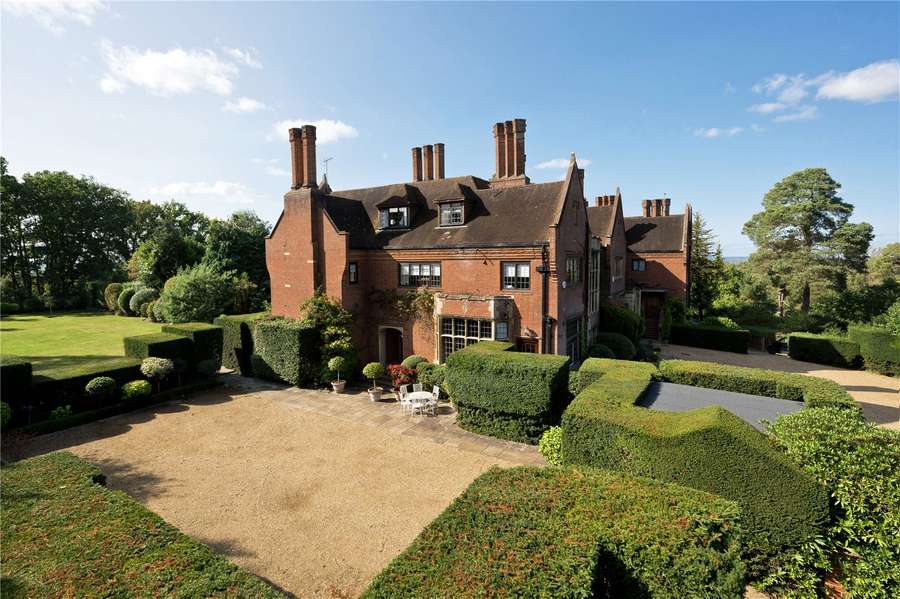 Old Avenue, St Hill, Weybridge, Surrey, KT13 0QE Property