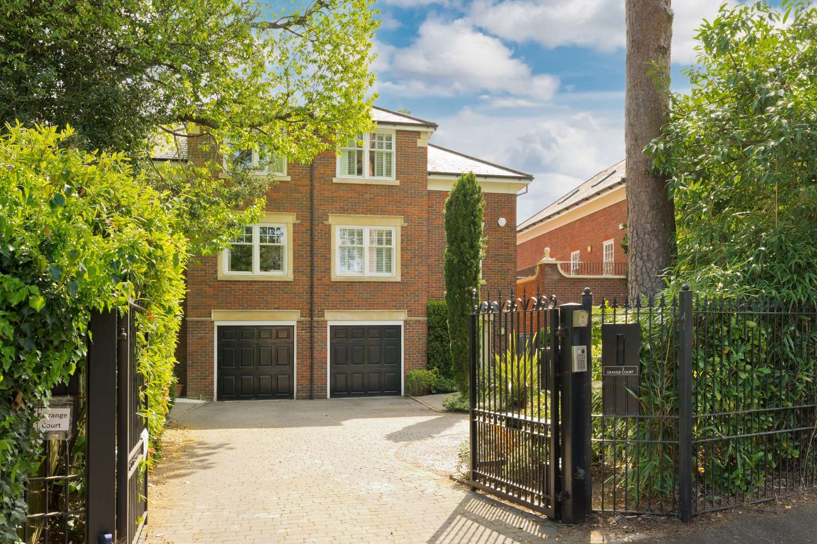 Grange Court, Old Avenue, Weybridge, Surrey, KT13 0QP | Property for sale | Savills