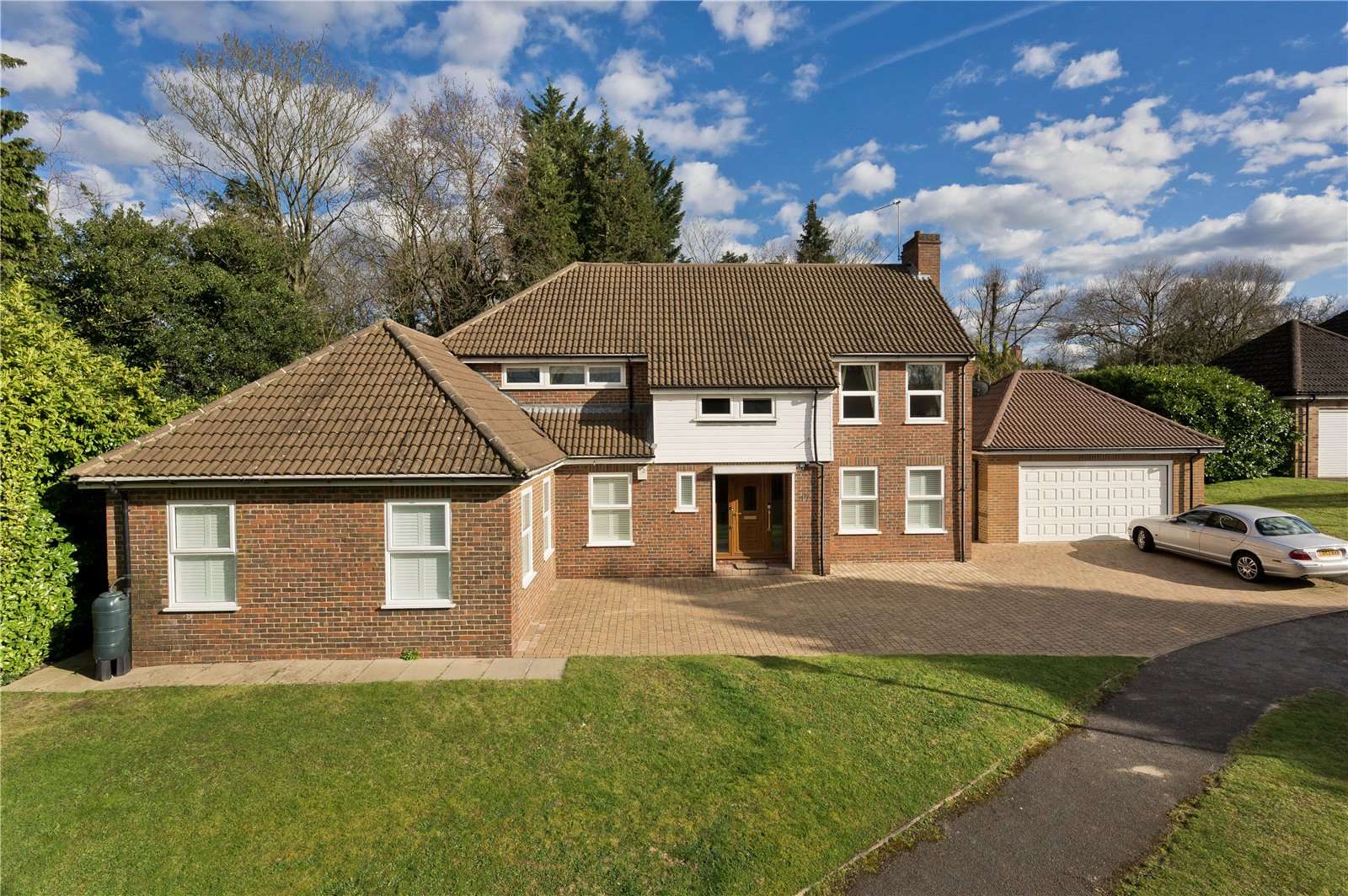 Manor Chase, Weybridge Park, Weybridge, Surrey, KT13 8SE Property for