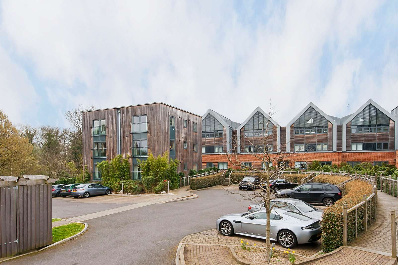 Whittets Ait, Jessamy Road, Weybridge, Surrey, KT13 8BP คุณสมบัติ รอขาย Savills