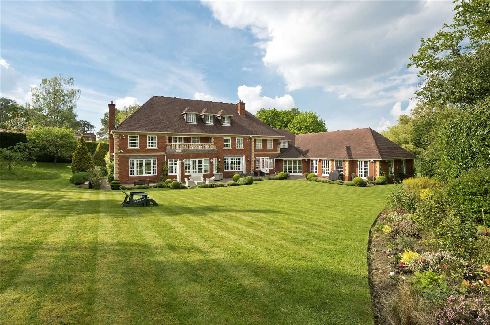 East Road, St George's Hill, Weybridge, Surrey, KT13 0LF