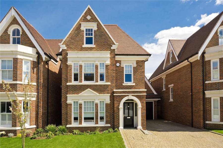 Broadoaks Park Road, West Byfleet, Surrey, KT14 6FE Property for sale