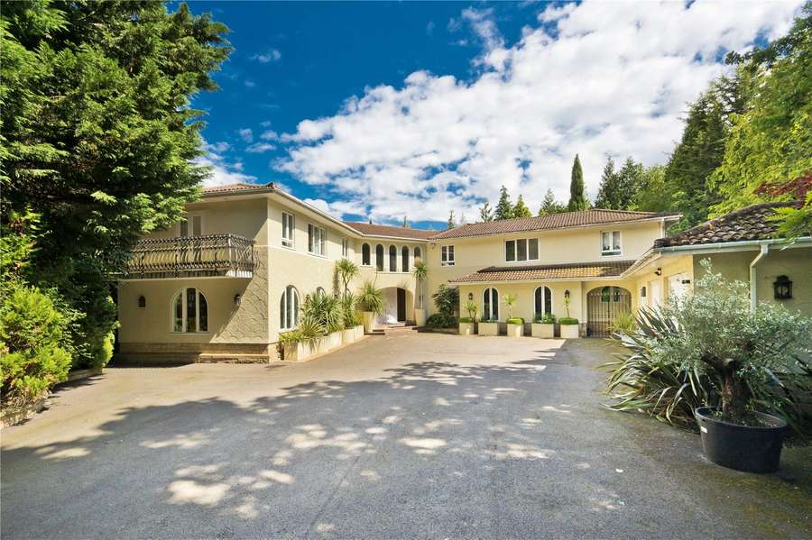 East Road, St George's Hill, Weybridge, Surrey, KT13 0LF
