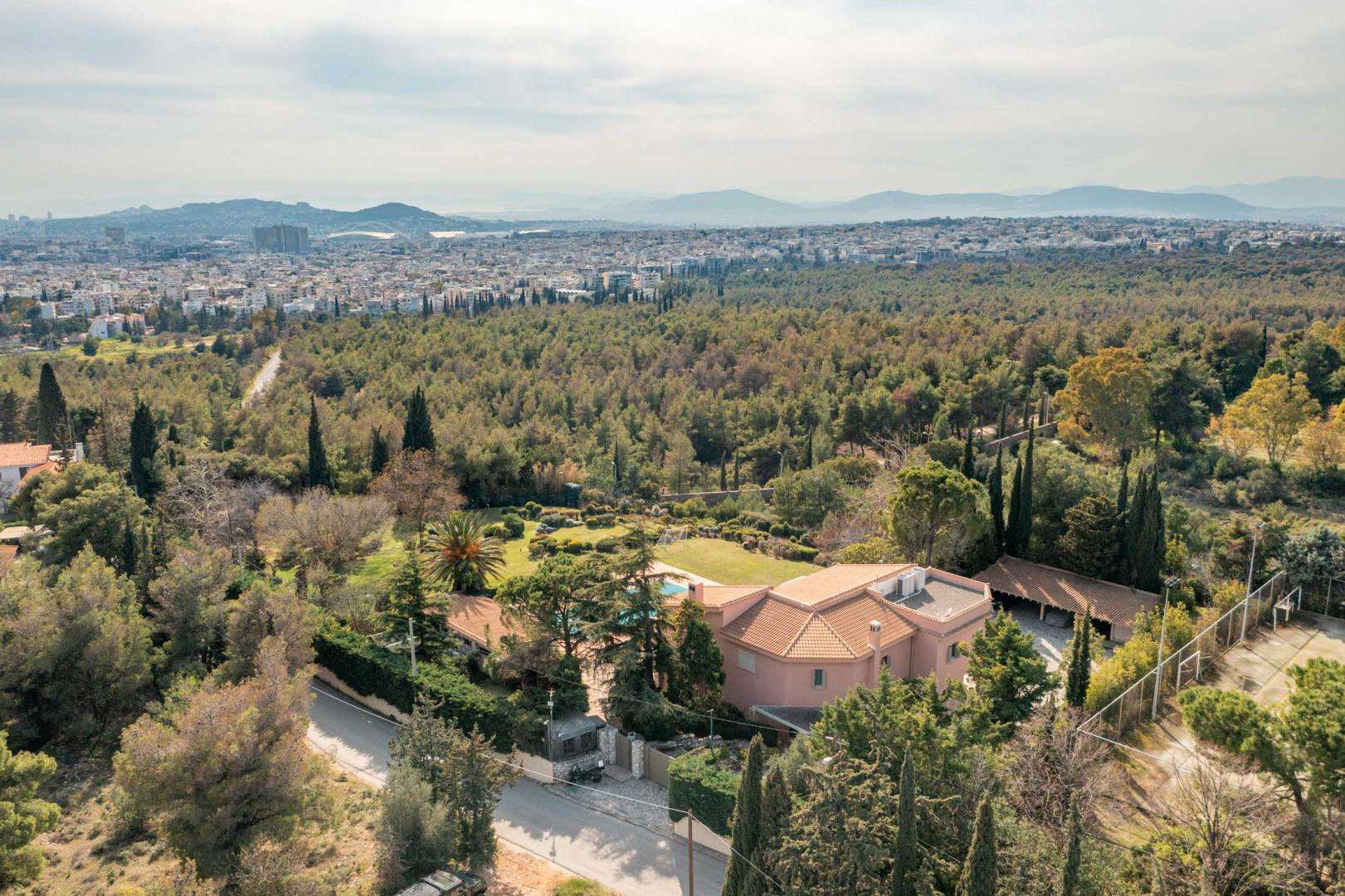 Exclusive villa presenting a grand spectacle of the city, Kifissia